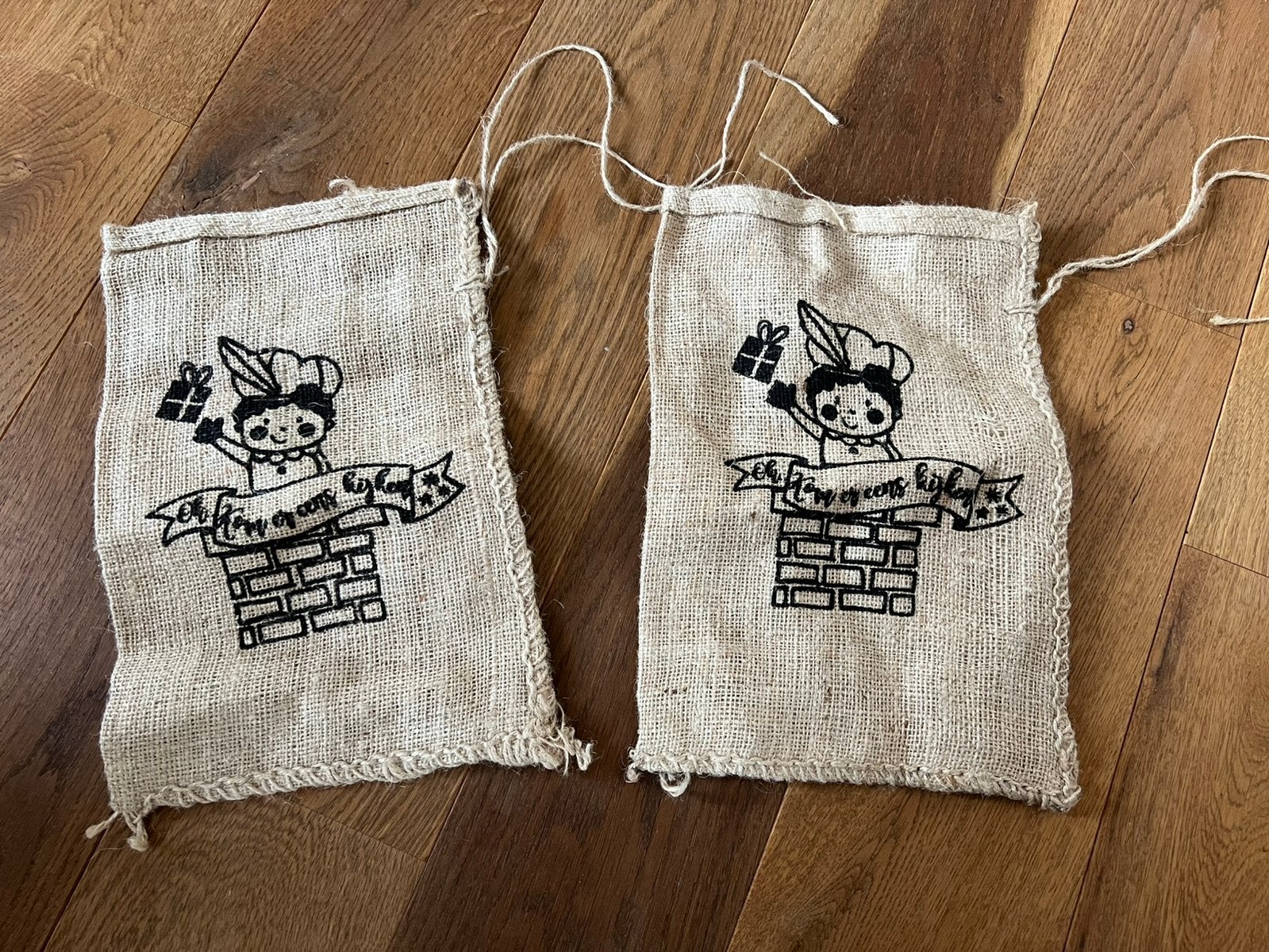 2 Jute Sinterklaas cadeauzakjes, Diversen, Sinterklaas, Ophalen of Verzenden, Gebruikt