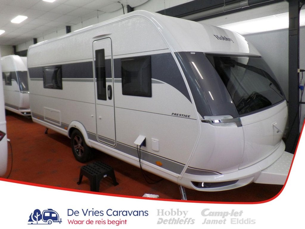 Hobby Prestige 560 WLU Aparte bedden, Douche., Caravans en Kamperen, Rondzit, Hobby, Schokbreker, Bedrijf