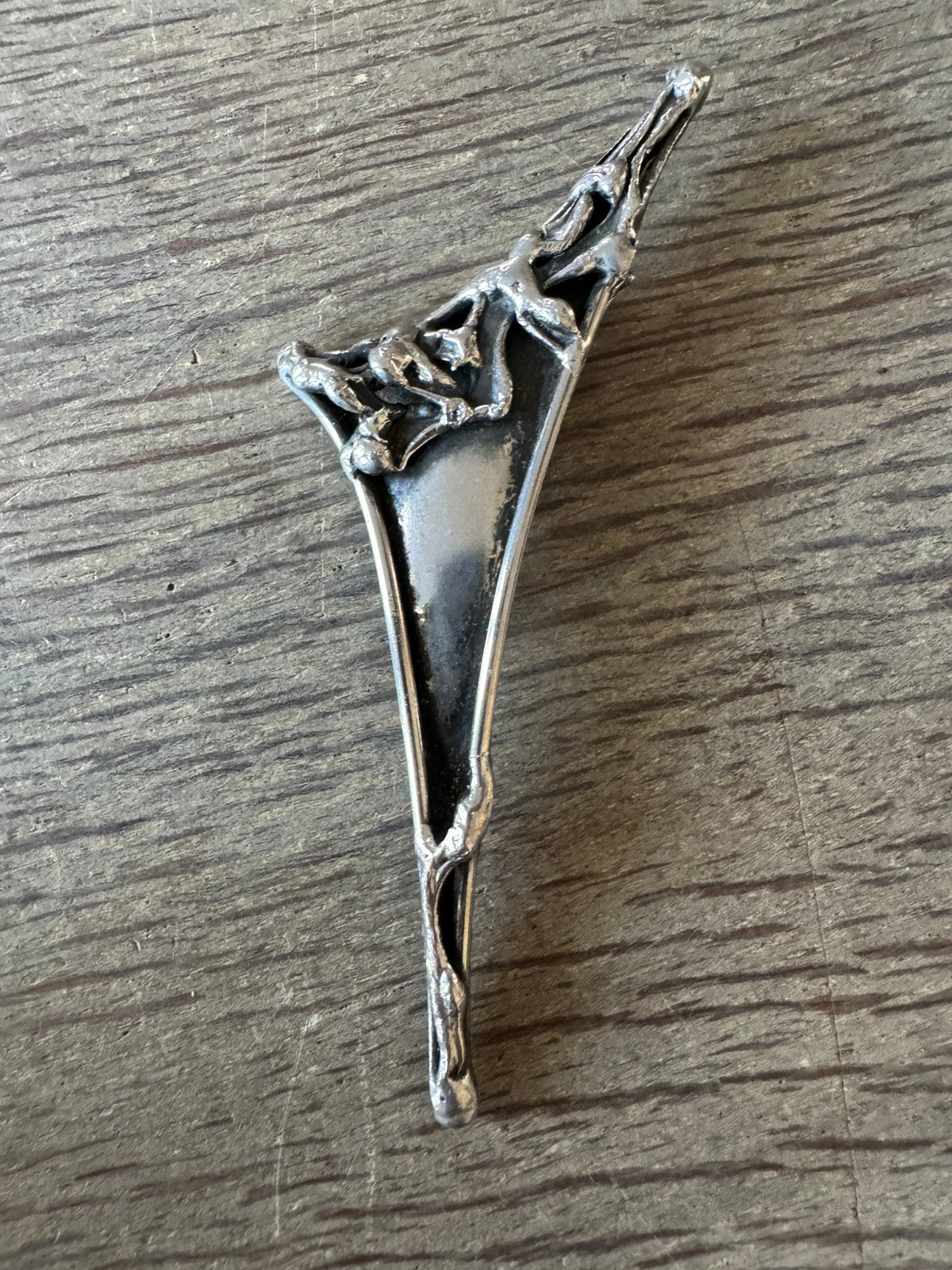 Broche  Geen zilver wel al heel oud  11 cm, Ophalen of Verzenden, Zilver, Overige materialen