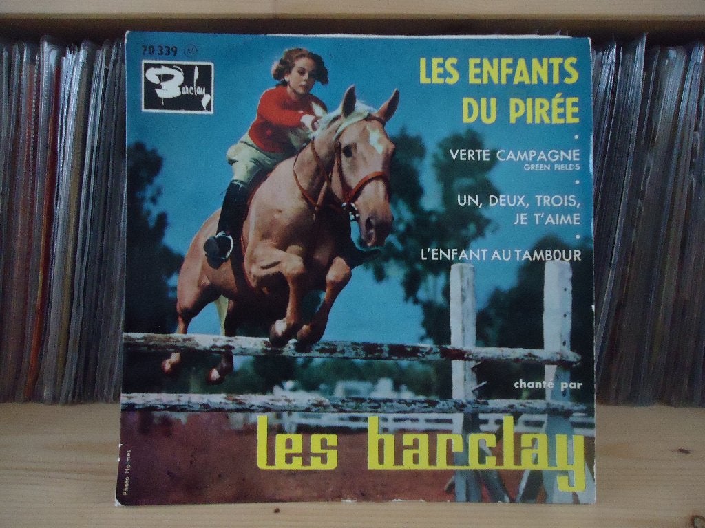 7" Single Les Barclay - Les Enfants Du Piree / Verte Campagn, Gebruikt, 7 inch, Single, Ophalen of Verzenden