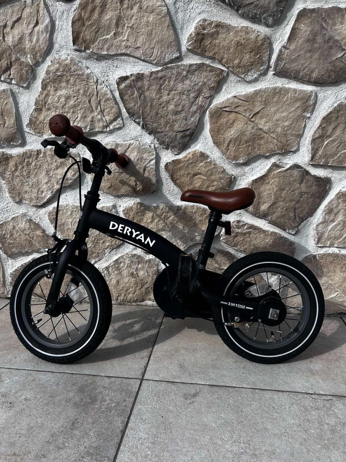 Deryan 3-in-1 Kinderfiets - Zwart met Bruin Zadel, Ophalen, Zo goed als nieuw, Velgrem, Minder dan 16 inch