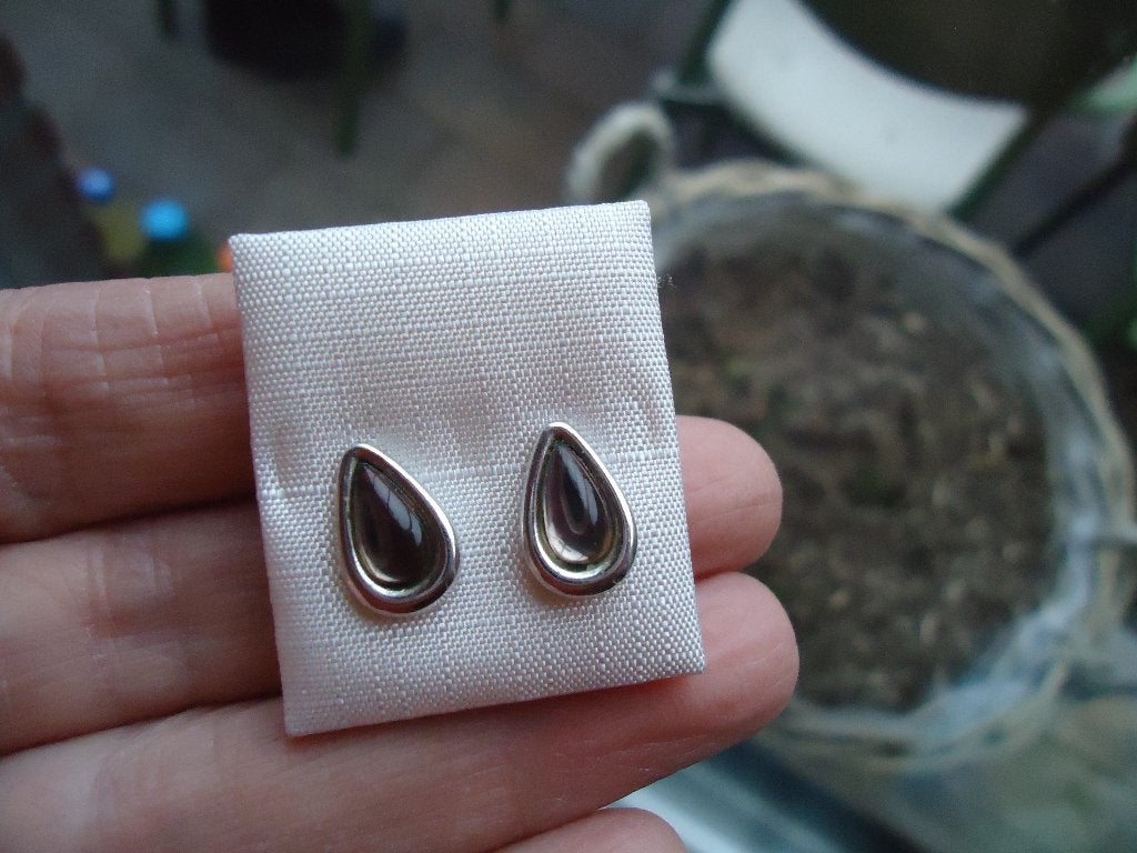 mooie echt zilveren oorstekers druppeltjes rookkwarts kleur, Sieraden, Tassen en Uiterlijk, Ophalen of Verzenden, Zo goed als nieuw