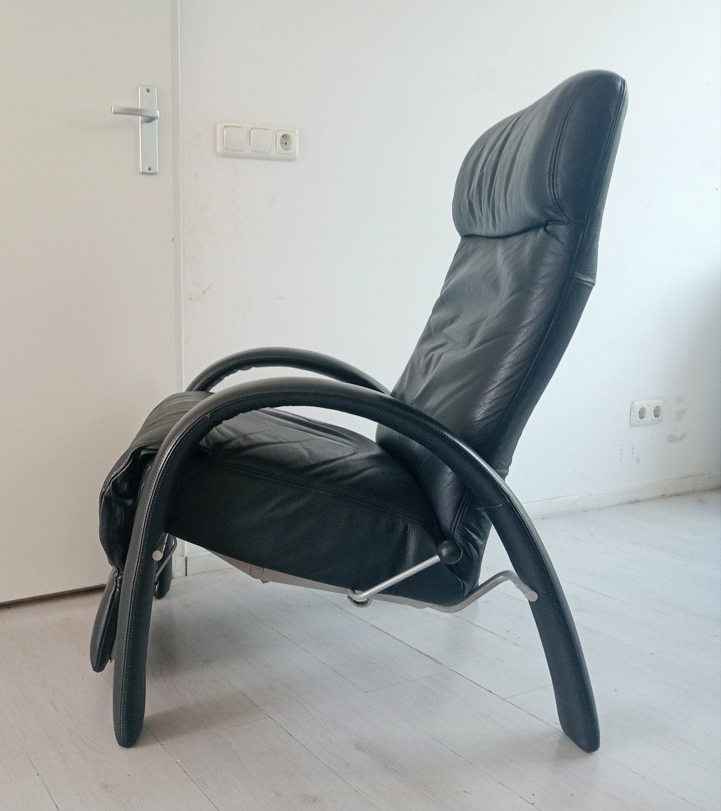 Verstelbare leren design stressles fauteuil, Huis en Inrichting, Fauteuils, Ophalen, Zo goed als nieuw, 75 tot 100 cm, 50 tot 75 cm