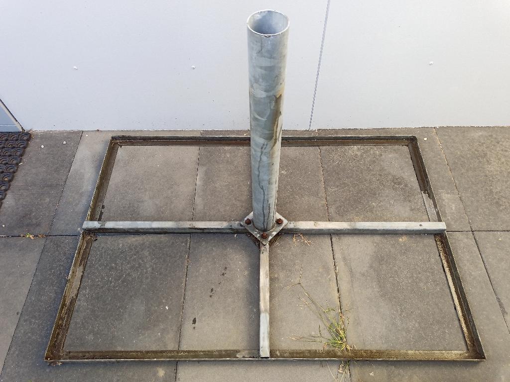Tegelvoet 40x60 satelliet, Ophalen, Gebruikt, (Schotel)antenne-accessoires, Overige merken
