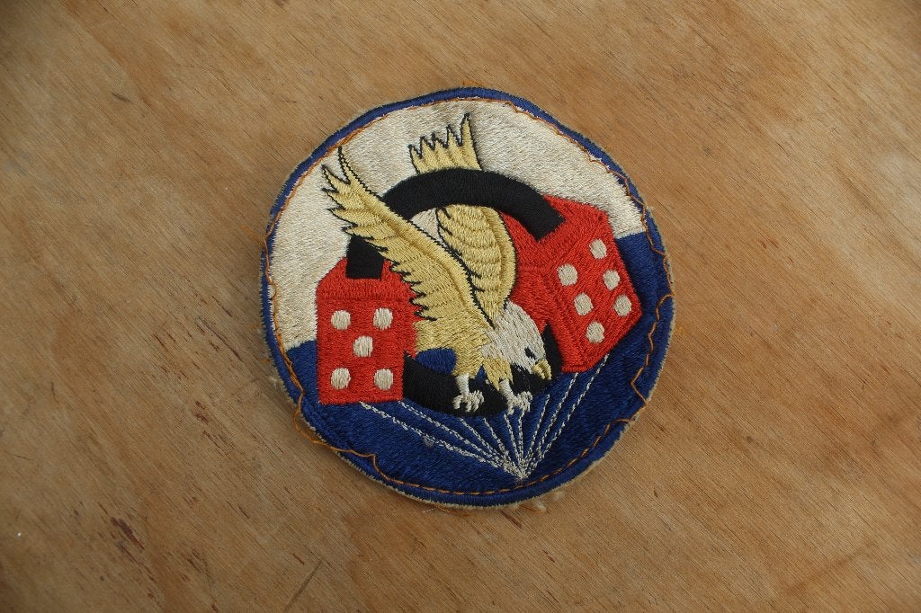 = Originele US Patch 506th Parachute Infantry Regiment 101st, Verzamelen, Militaria | Tweede Wereldoorlog, Embleem of Badge, Amerika
