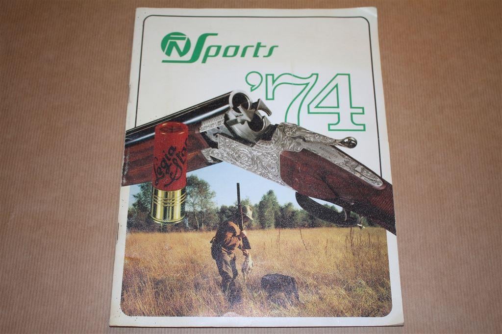 Catalogus wapens - Fabrique Nationale Herstal 1974, Boeken, Catalogussen en Folders, Gelezen, Ophalen of Verzenden
