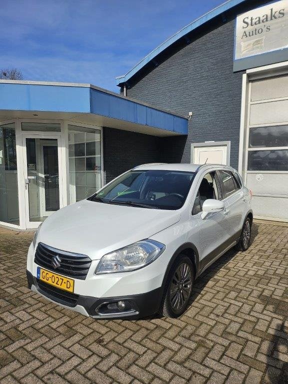 Suzuki S-Cross 1.6 Exclusive (bj 2015, automaat), Automaat, Gebruikt, Euro 6, 4 cilinders