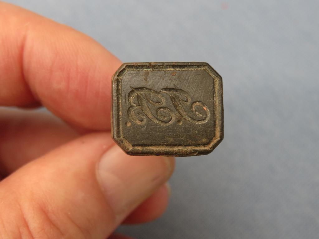 Bronzen zegel brief stempel met initialen - ca. 1800 A.D., Ophalen of Verzenden, Brons