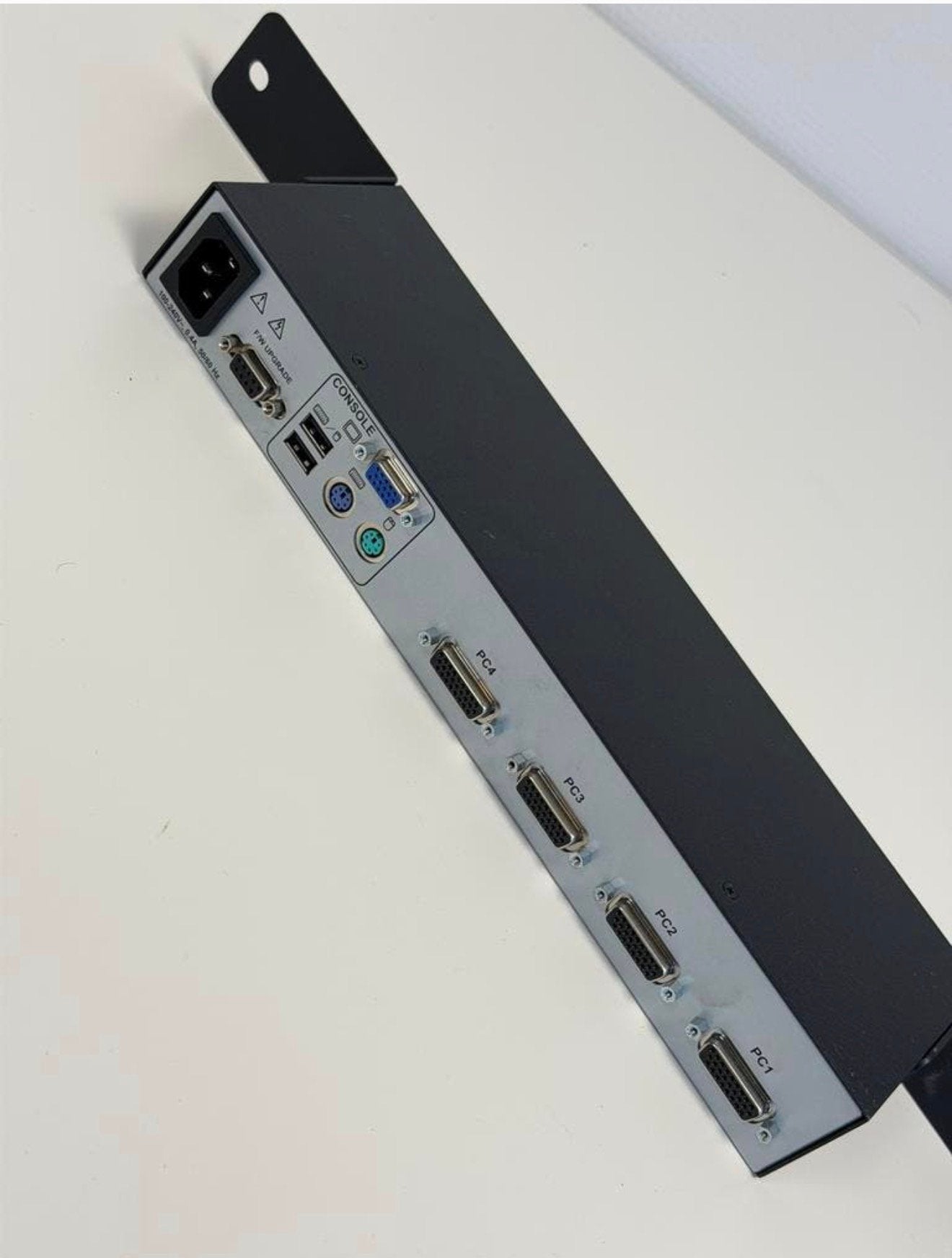 HP 1x4 USB PS2 KVM Console Switch Rackmount 4 Poorts zgan, Computers en Software, Overige Computers en Software, Ophalen of Verzenden