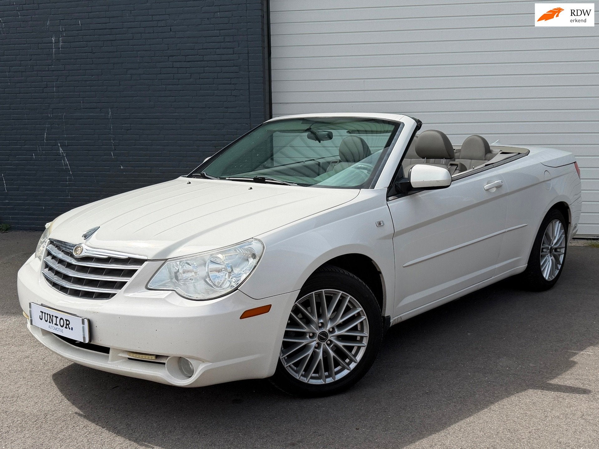 Chrysler Sebring 2.7i V6 Touring Convertible AUTOMAAT/LEDER/, Auto's, Chrysler, 450 kg, Gebruikt, Beige, Cabriolet