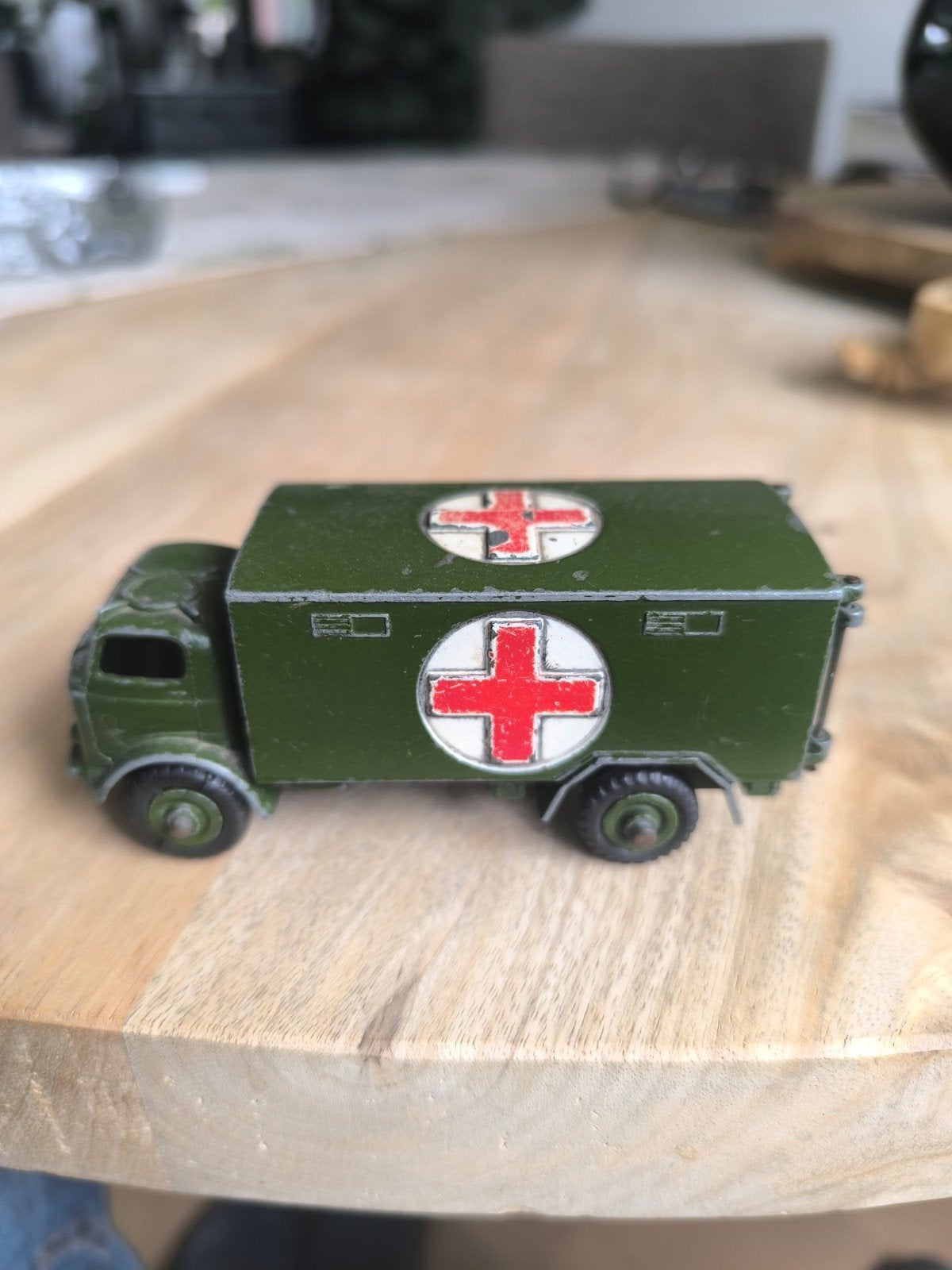 Vintage Dinky Toys Militaire Ambulance 626 - Made in England, Ophalen of Verzenden, Gebruikt, Auto, Dinky Toys