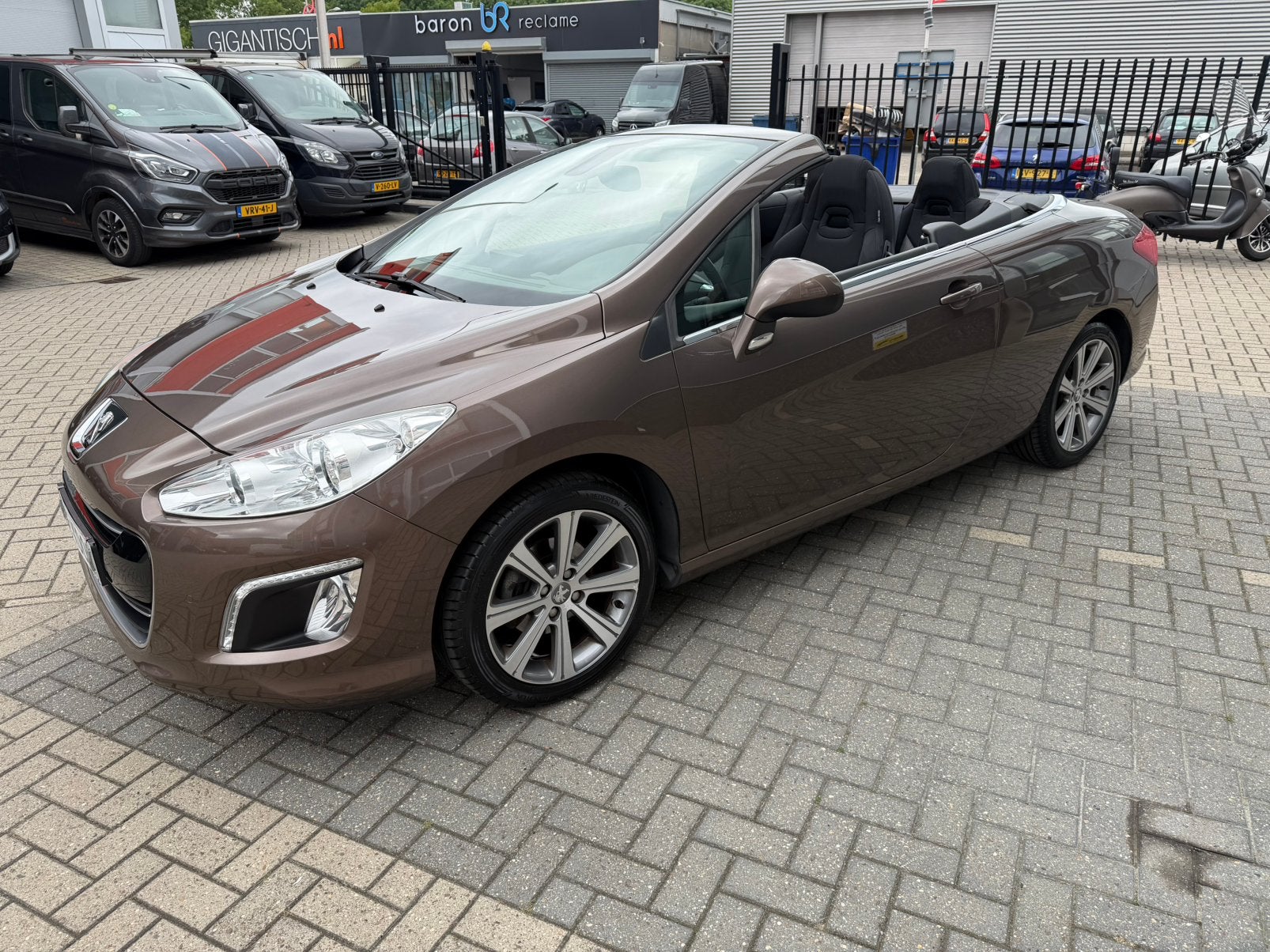 Peugeot 308 1.6 VTI CC 2014 Bruin, Auto's, Peugeot, Voorwielaandrijving, Stof, Zwart, 4 cilinders