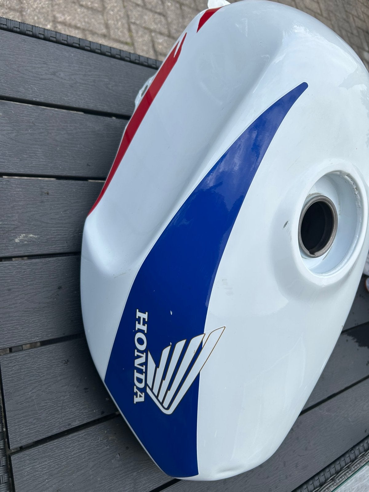 Honda ns1, Ophalen, Tank