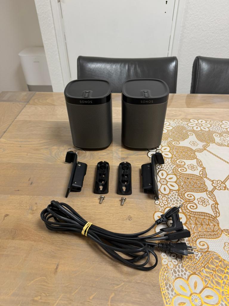 sonos play 1 speakers + muurbeugels bijna nieuw, Ophalen of Verzenden, Zo goed als nieuw, Sonos, Minder dan 60 watt