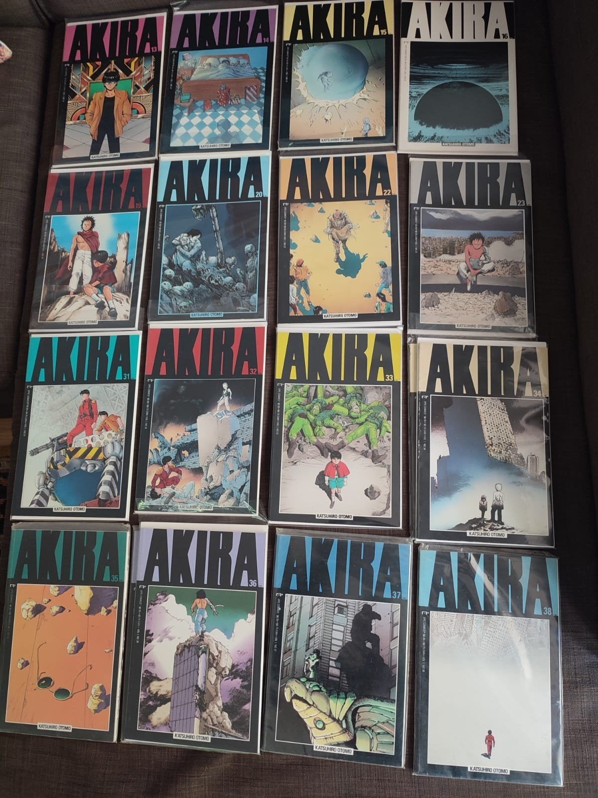 Akira Manga strip, ALLEEN delen 34 +36, Meerdere comics, Ophalen of Verzenden, Zo goed als nieuw, Japan (Manga)