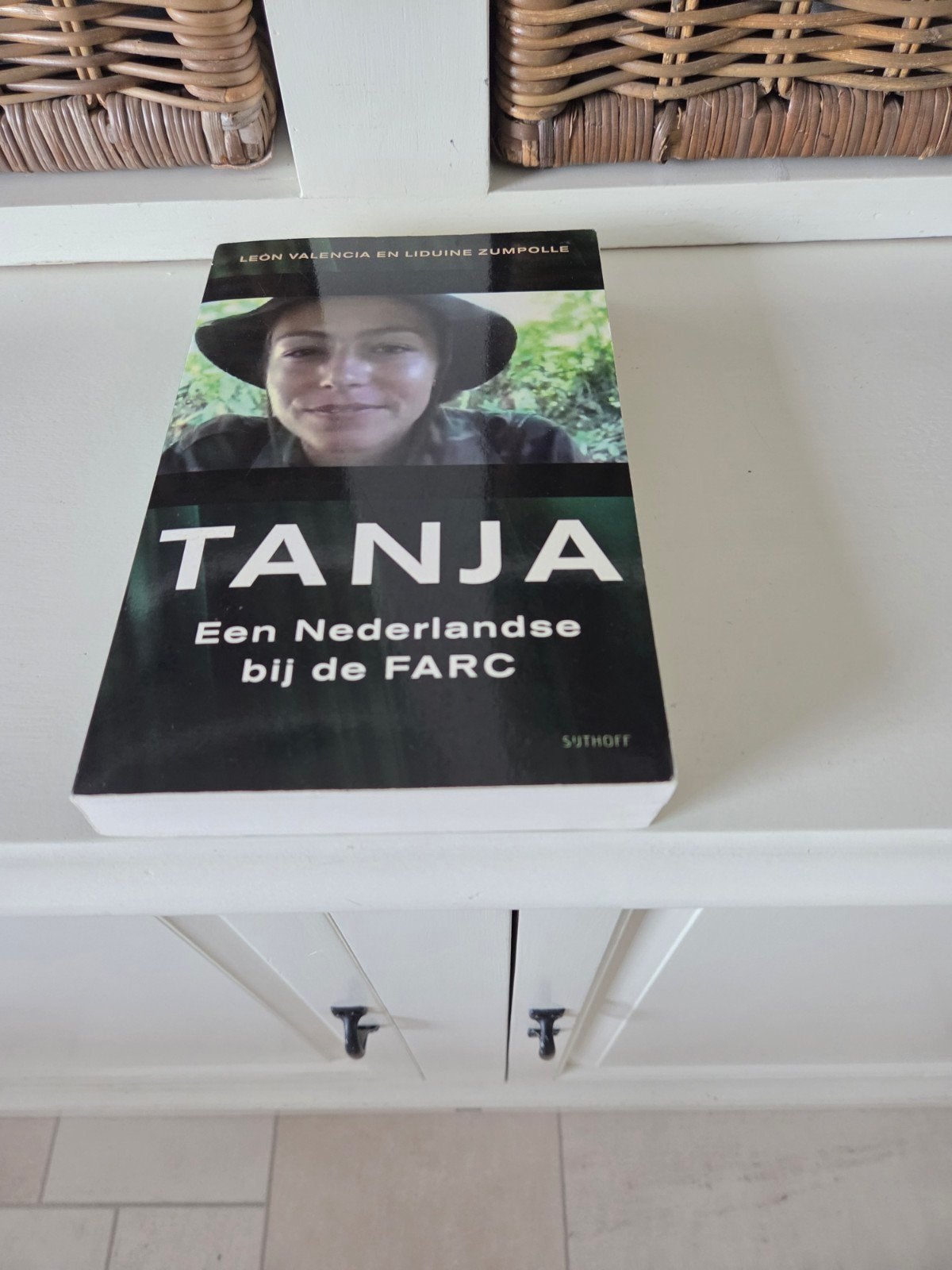 Liduine Valencia - Tanja, Ophalen of Verzenden, Gelezen