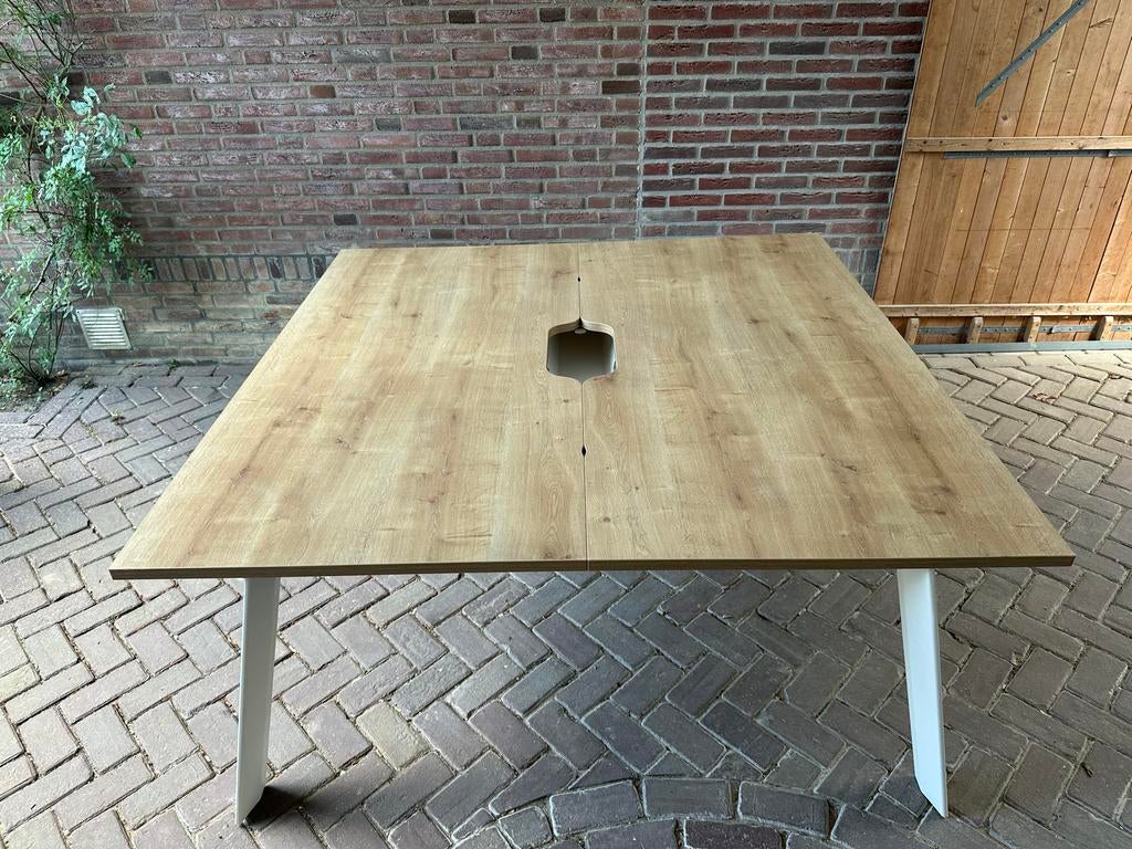 Dubbel bureau 160x160 cm met kabelgoot - 75cm hoog, Ophalen, Zo goed als nieuw
