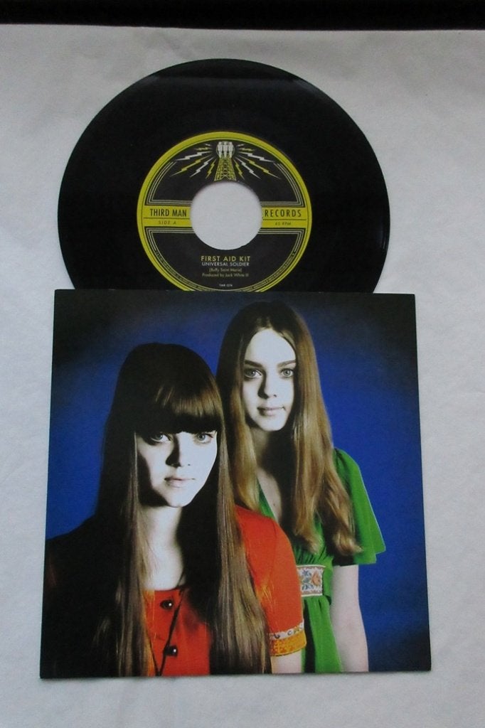 First Aid Kit, Universal Soldier 2011 Third Man Records 074, Cd's en Dvd's, Overige genres, 7 inch, Ophalen of Verzenden, Beschermende buitenhoes