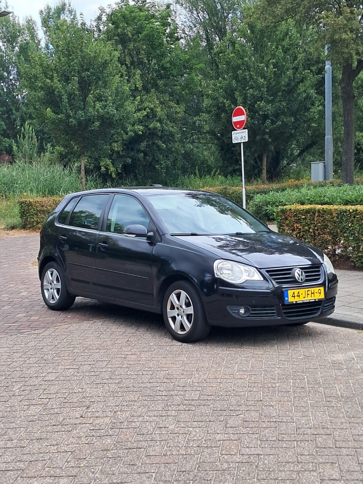 Volkswagen Polo 1.4 Black Edition (2009), Voorwielaandrijving, 40 €/maand, 4 cilinders, Zwart