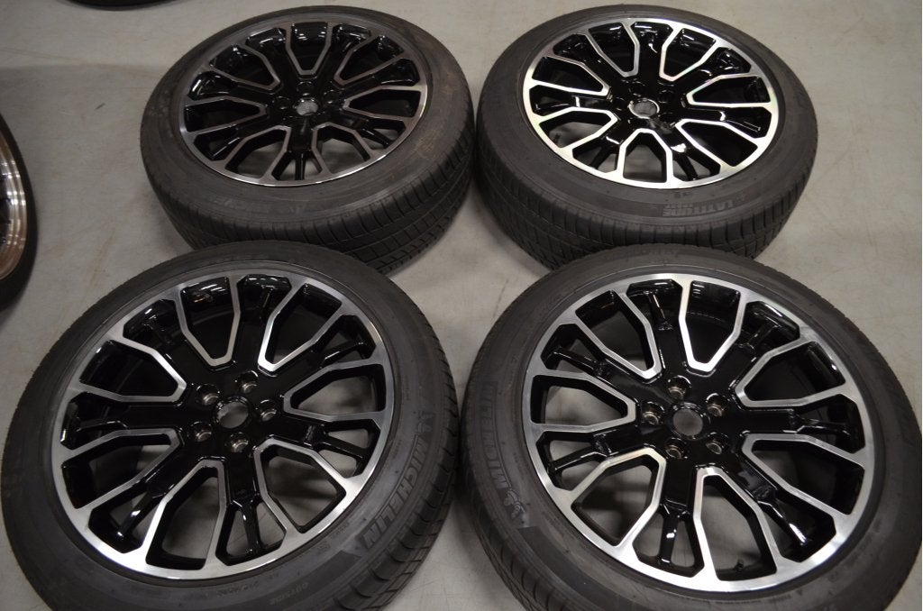 21" Range Rover L405 Velgen 5x120 + Zomerbanden + TPMS, Auto-onderdelen, Niet ingevuld, 275 mm, Banden en Velgen, Niet ingevuld