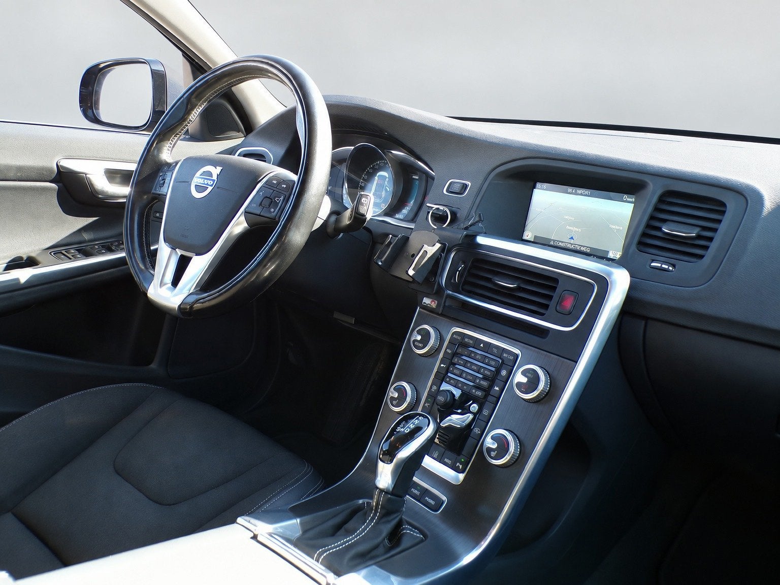 Volvo V60 2.4 D6 AWD Plug-In Hybrid Momentum|Navi|Cruise|CAM, Auto's, Automaat, Stof, Blauw, Automatische klimaatregeling