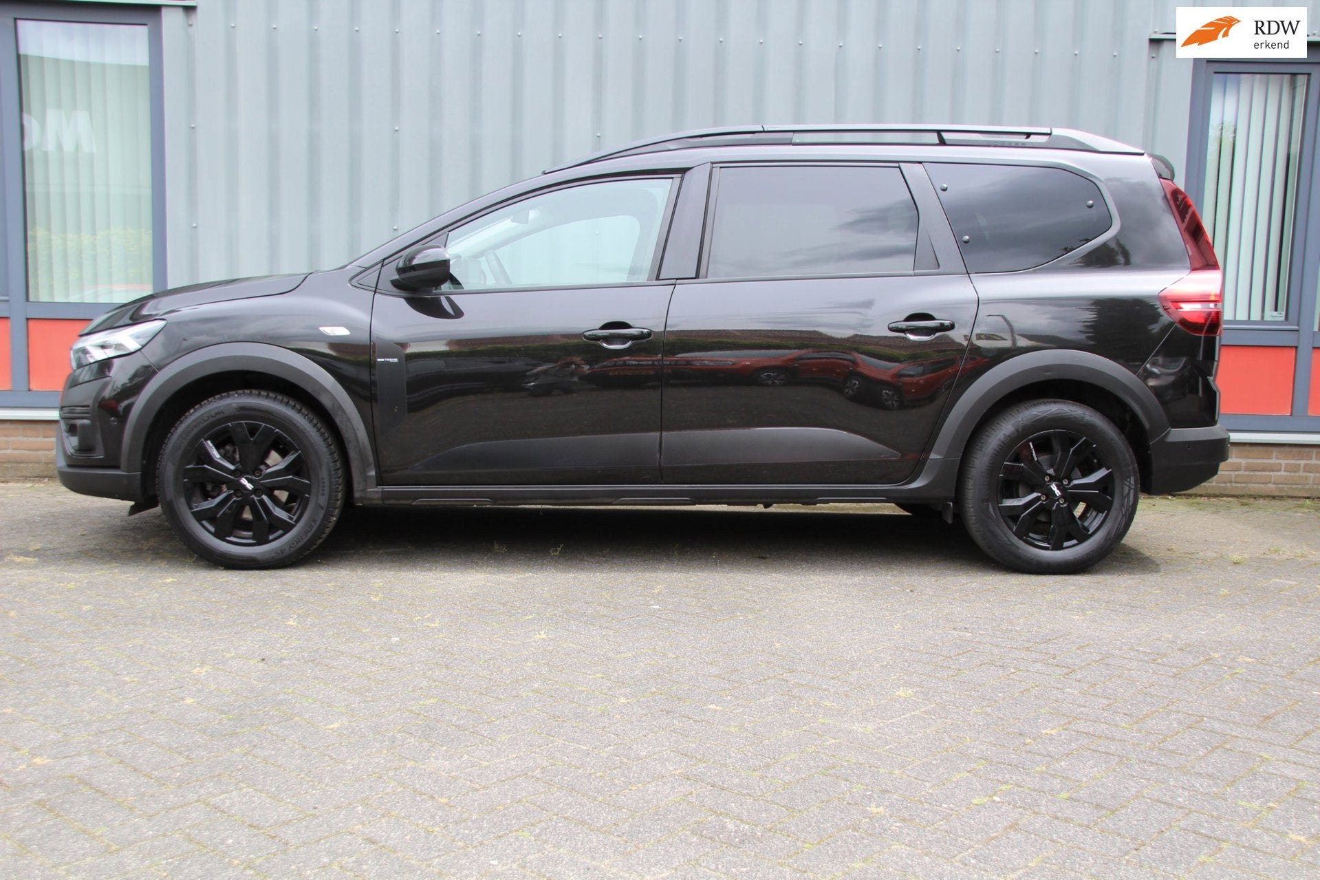 Dacia JOGGER 1.0 TCe 110 Extreme 7p., Voorwielaandrijving, Stof, Gebruikt, 7 stoelen