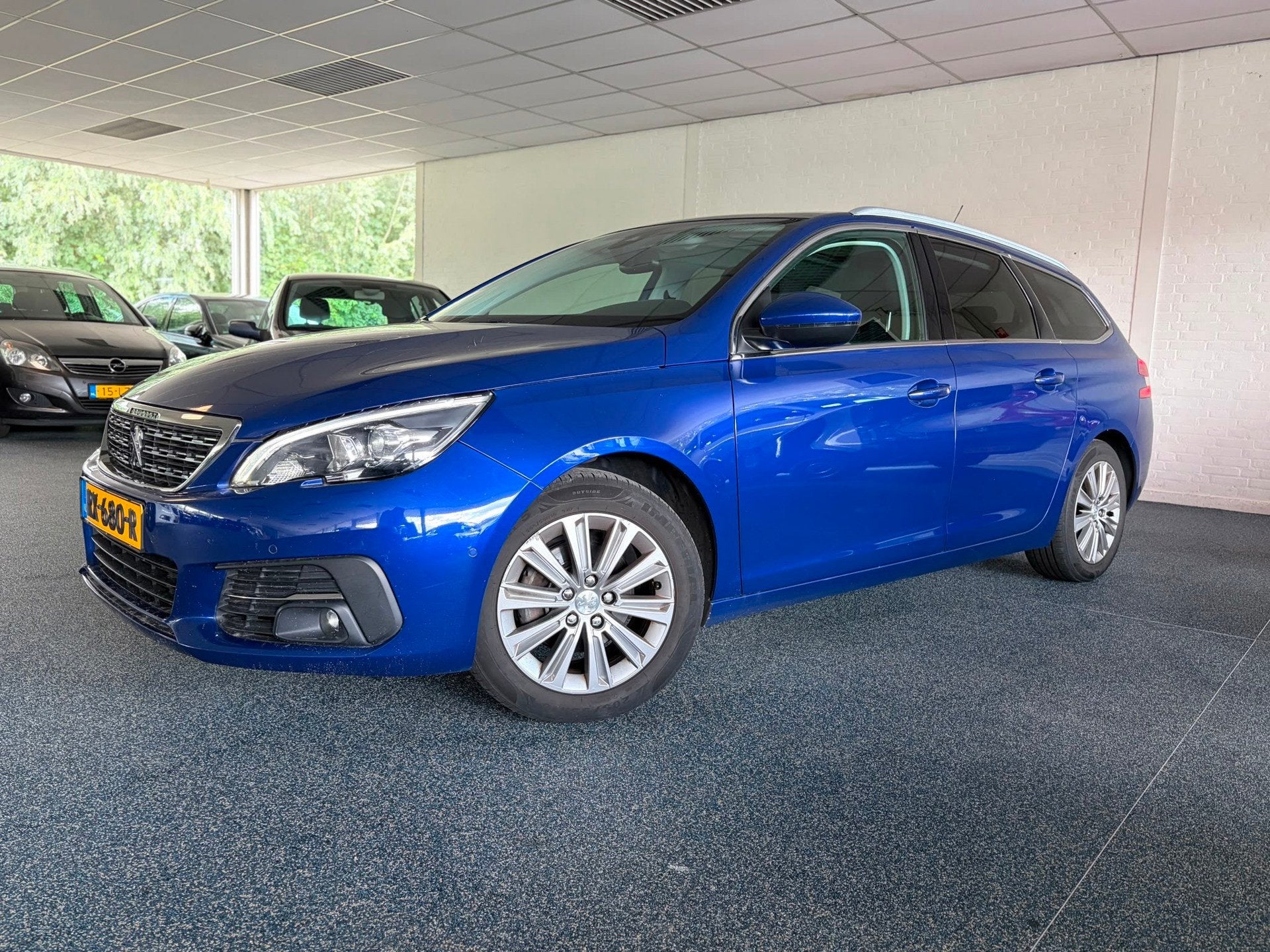 Peugeot 308 SW 1.2 PureTech Blue Lease Premium | Panoramadak, Voorwielaandrijving, Stof, Gebruikt, Euro 6