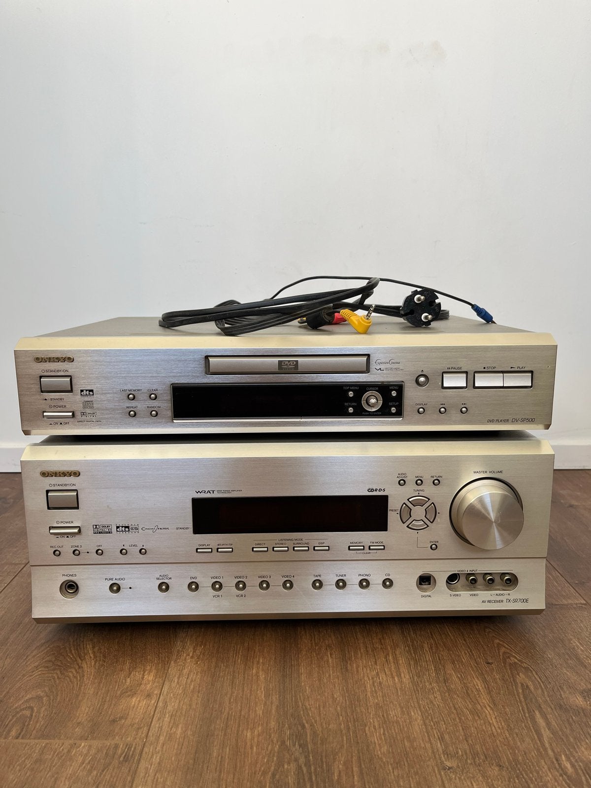 Onkyo TX-SR700E AV Receiver en DV-SP500 DVD-speler, Audio, Tv en Foto, Versterkers en Receivers, Ophalen, Gebruikt, 120 watt of meer