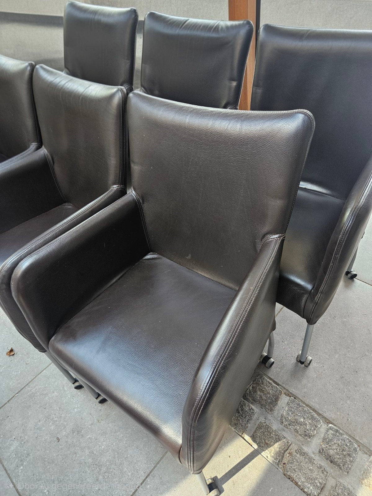 6 donkerbruine leren eetkamerstoelen op wieltjes, Ophalen, Gebruikt, Bruin, Vijf, Zes of meer stoelen