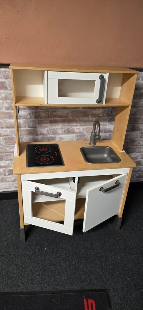 IKEA kinder keukentje DUKTIG met diverse toebehoren, Kinderen en Baby's, Speelgoed | Speelkeukens, Ophalen of Verzenden, Zo goed als nieuw