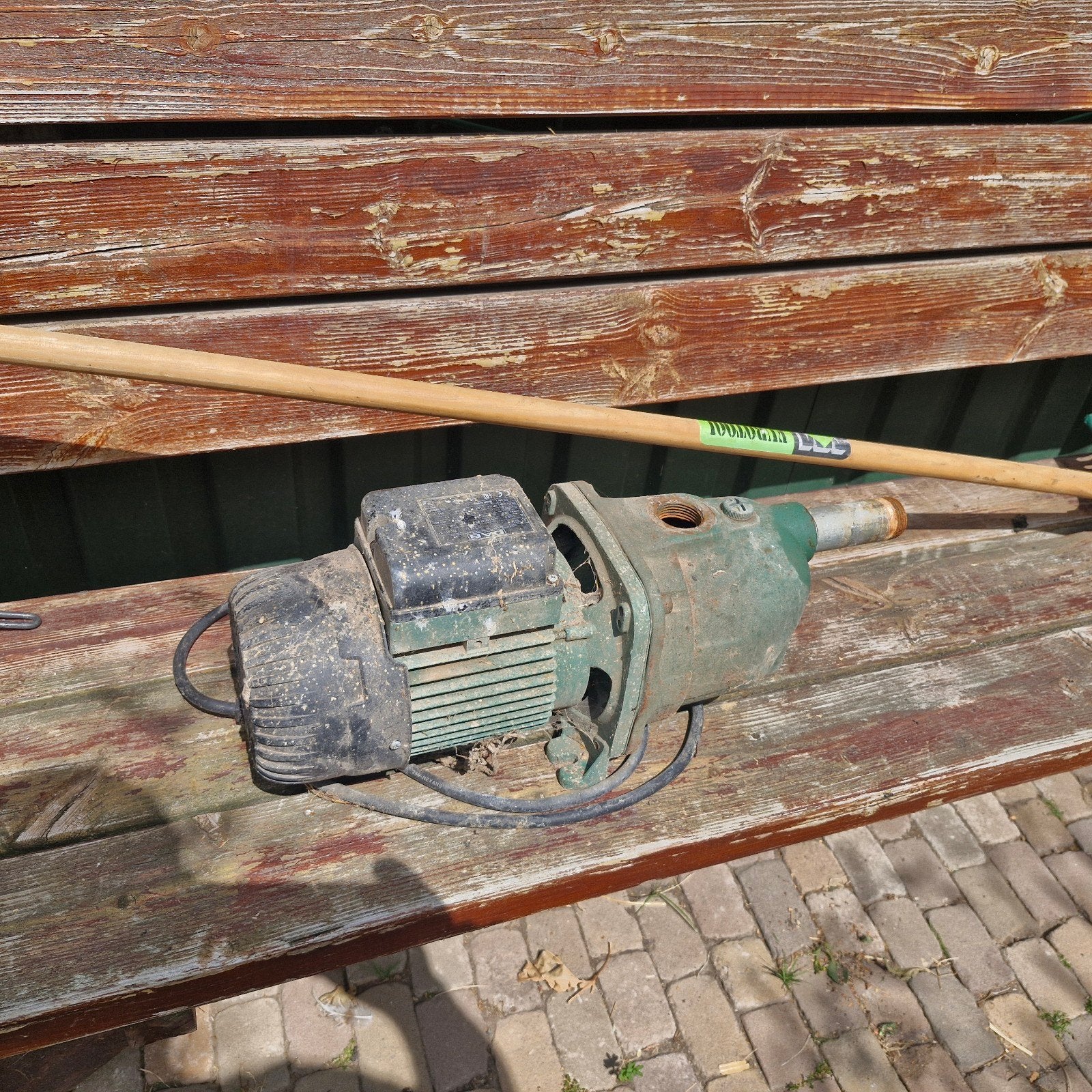 grondwater pomp, Ophalen