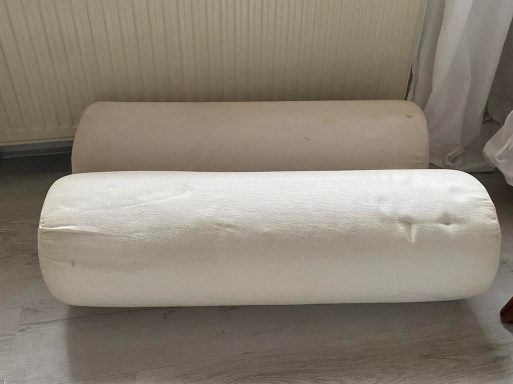 🔴 2 ikea rol kussens, Huis en Inrichting, Woonaccessoires | Kussens, Ophalen of Verzenden, Wit, Vierkant
