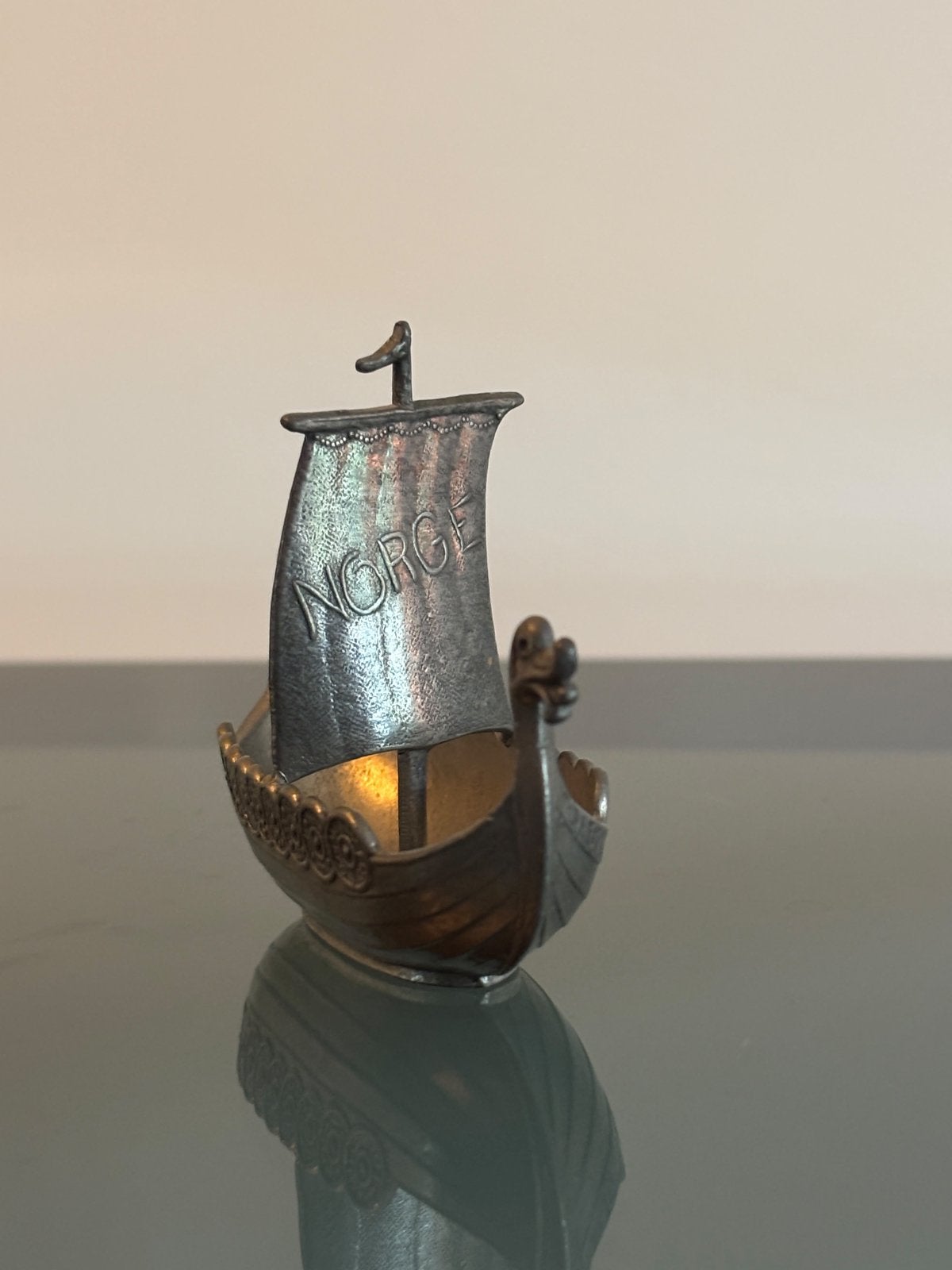 Vintage Vikinglangboot van tin en tin – open zoutvaatje, Overige typen, Zilver, Ophalen of Verzenden, Zo goed als nieuw