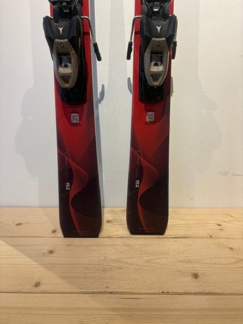 Atomic Cloud Q12 Revoshock Dames Allmountain ski lengte 152, Sport en Fitness, Skiën en Langlaufen, 140 tot 160 cm, Info@Atomic.com