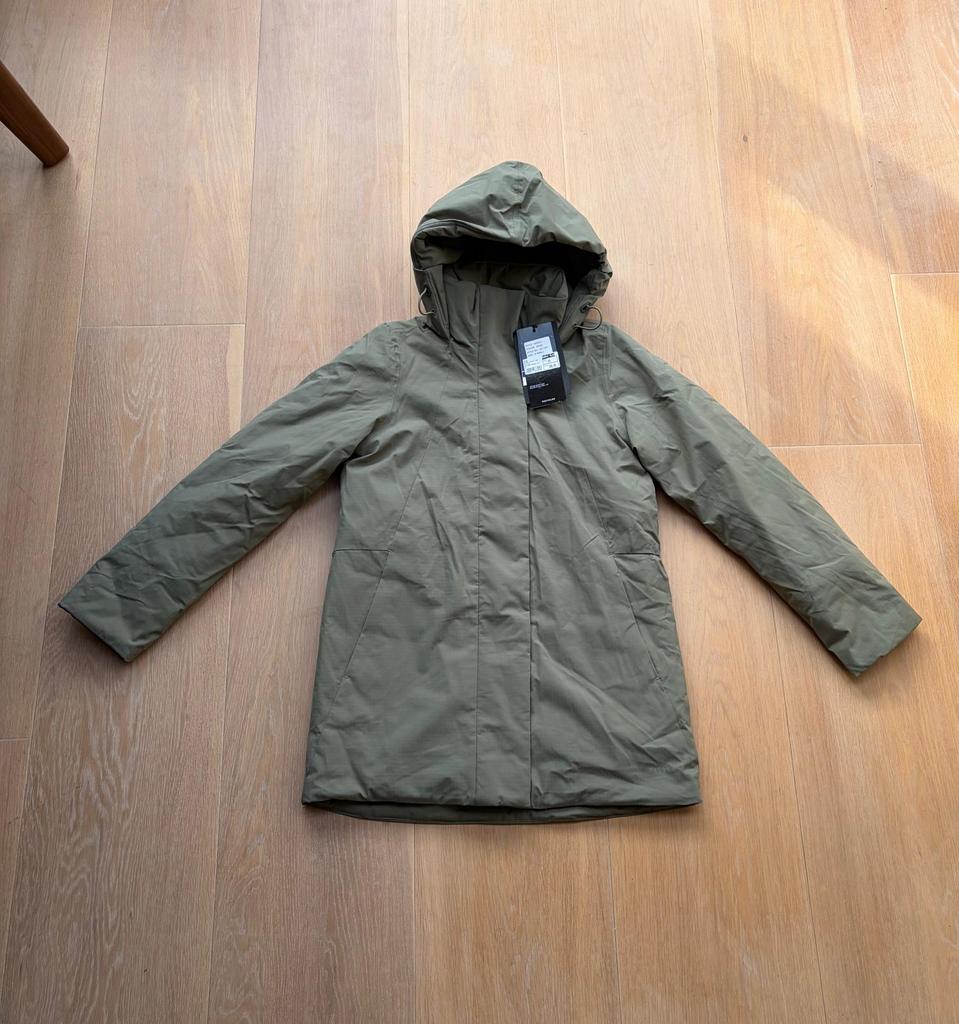NIEUWE groene jas Elvine (maat XS) Winddicht& waterafstotend, Kleding | Dames, Jassen | Winter, Ophalen of Verzenden, Nieuw, Maat 34 (XS) of kleiner