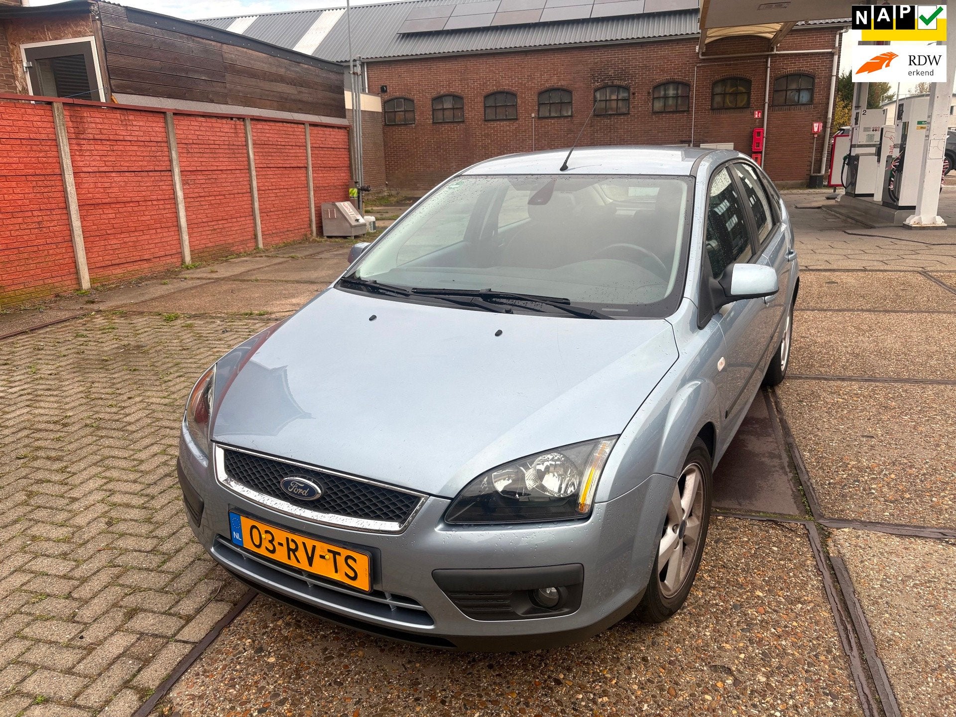 Ford Focus 1.6-16V Futura automaat, Gebruikt, 4 cilinders, Blauw, Origineel Nederlands