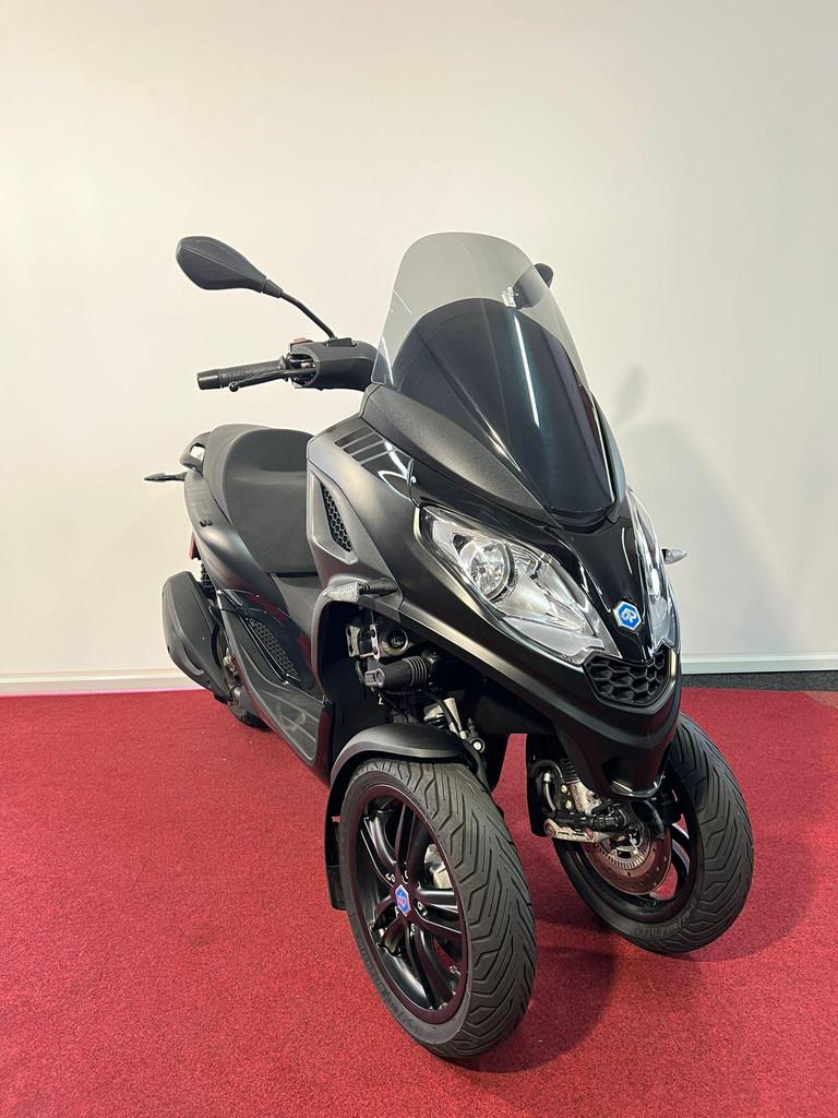 Piaggio MP3 300 HPE Triple Black Edition, Scooter, Bedrijf, Piaggio Vespa B.V., Minervum 7272
4817 ZM  Breda, NL