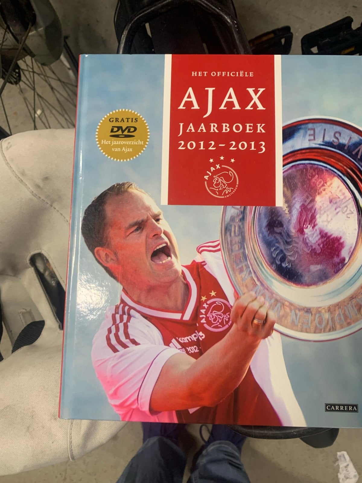 Ajax Jaarboek 2012-2013 inclusief DVD, Ophalen, Zo goed als nieuw, Balsport