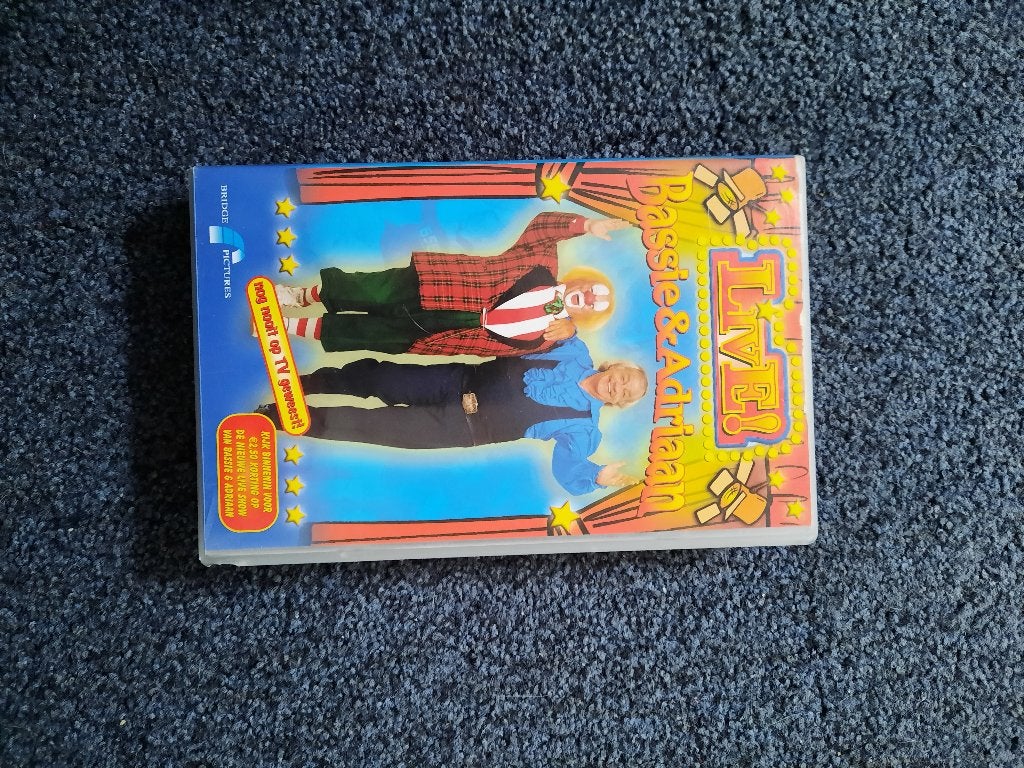 BASSIE & ADRIAAN "Live" Theatershow! Op VIDEO!, Cd's en Dvd's, Verzenden, Alle leeftijden, Zo goed als nieuw, VHS