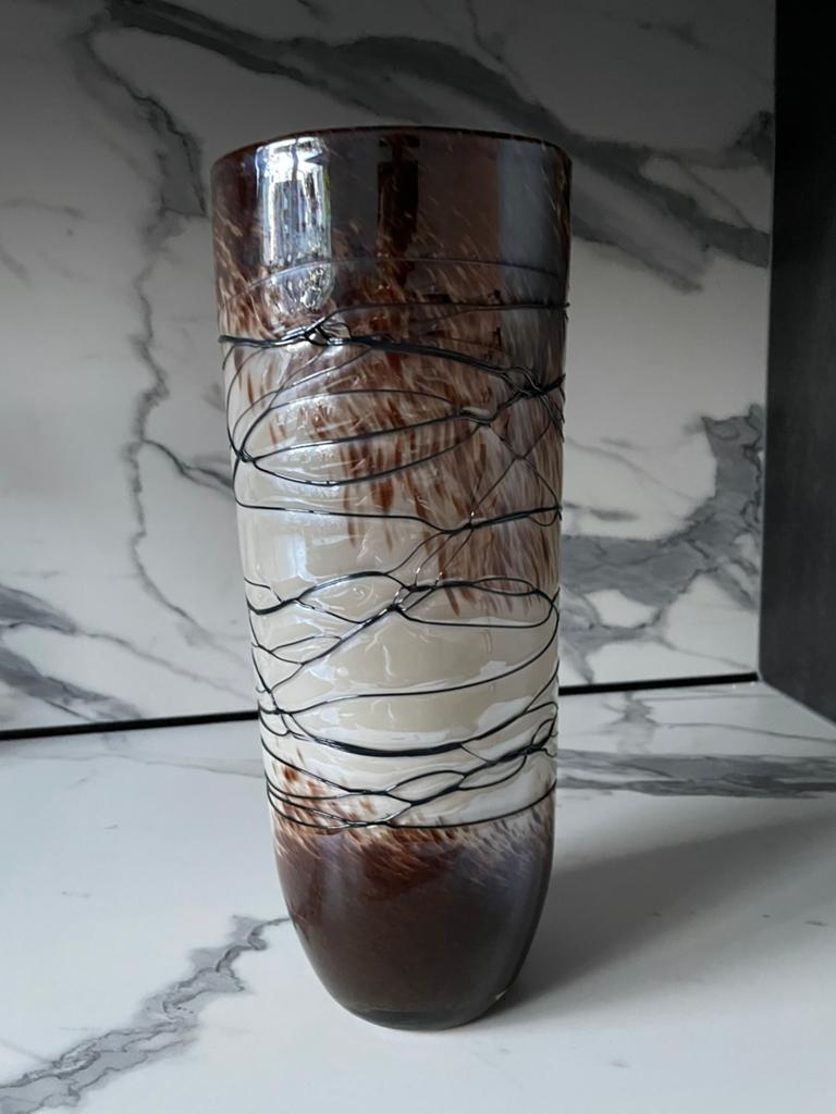 Glaskunst vaas bruin opaline glasdraad handmade 34,5 cm, Gebruikt, Overige kleuren, Ophalen of Verzenden, Glas