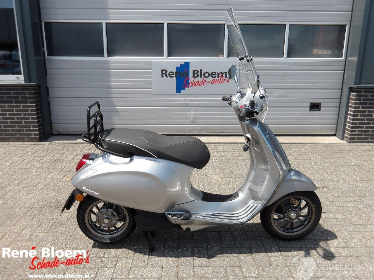 Piaggio Primavera Elettrica 45 (bj 2022), Fietsen en Brommers, Brommers | Schadebrommers, Piaggio & C. SpA, Customer_service@piaggio.com