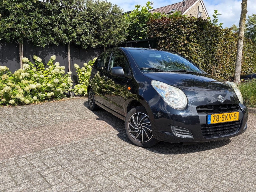 Suzuki Alto 1.0 2011 Zwart | 89.272km | Nieuwe APK, Voorwielaandrijving, Stof, 200 kg, 4 stoelen