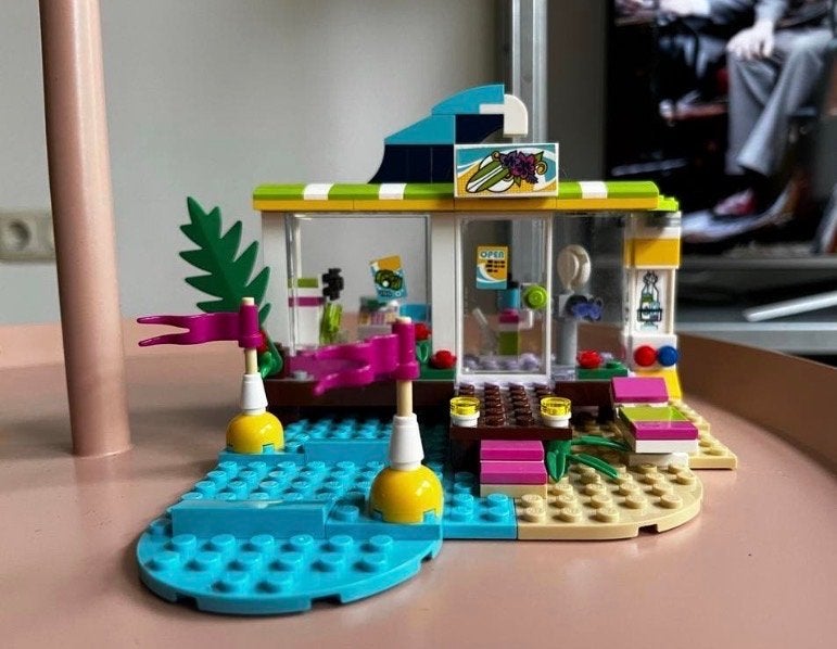 LEGO Friends 41315 Heartlake Surfshop, Kinderen en Baby's, Speelgoed | Duplo en Lego, Lego, Ophalen of Verzenden, Zo goed als nieuw