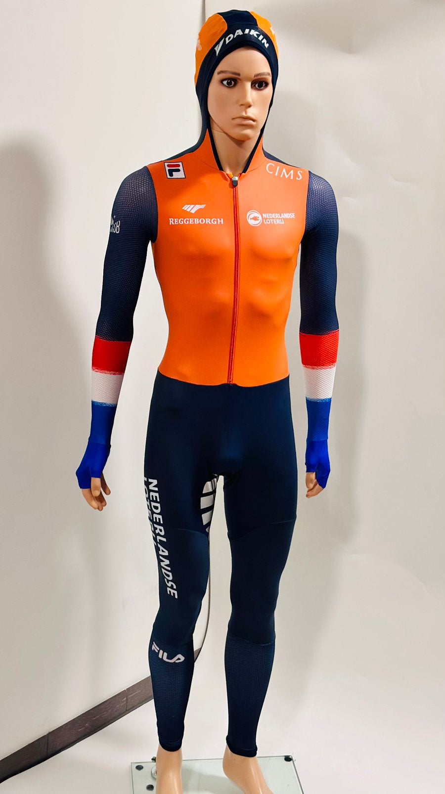 Schaatskleding schaatspak snelpak speedsuit maat L Fila, Sport en Fitness, Schaatsen, Ophalen of Verzenden, Zo goed als nieuw