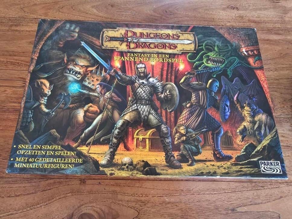 Dungeons & Dragons Bordspel - Fantasy Avontuur, Vijf spelers of meer, Ophalen of Verzenden, Gebruikt, Parker