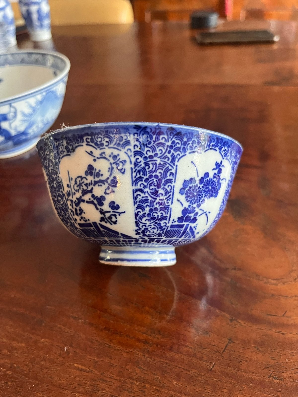 Antieke Chinese Blauw-Witte Kom met Bloemenmotief, Ophalen of Verzenden