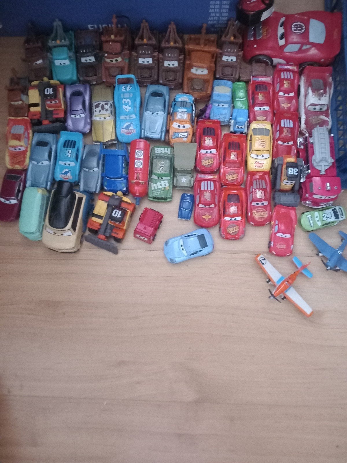 Disney pixel cars en meer 64 stuks, Ophalen of Verzenden, Zo goed als nieuw, Auto
