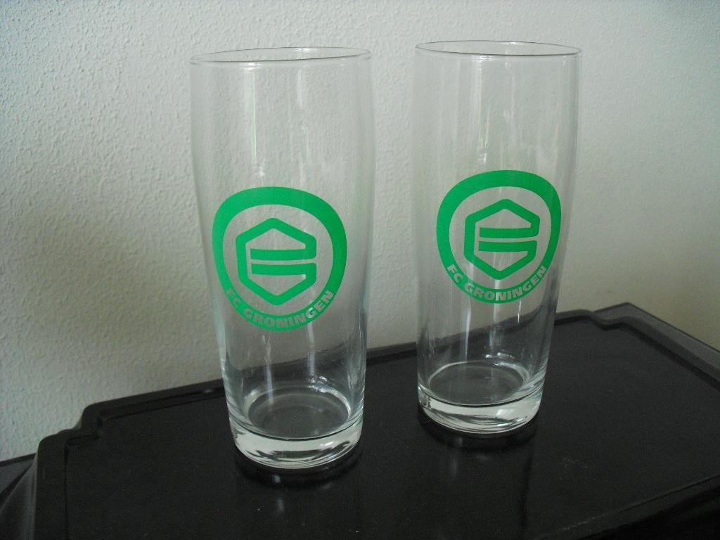 2 FC Groningen glazen bier drinkglazen glas logo voetbal, Ophalen of Verzenden, Nieuw, Overige binnenlandse clubs, Overige typen