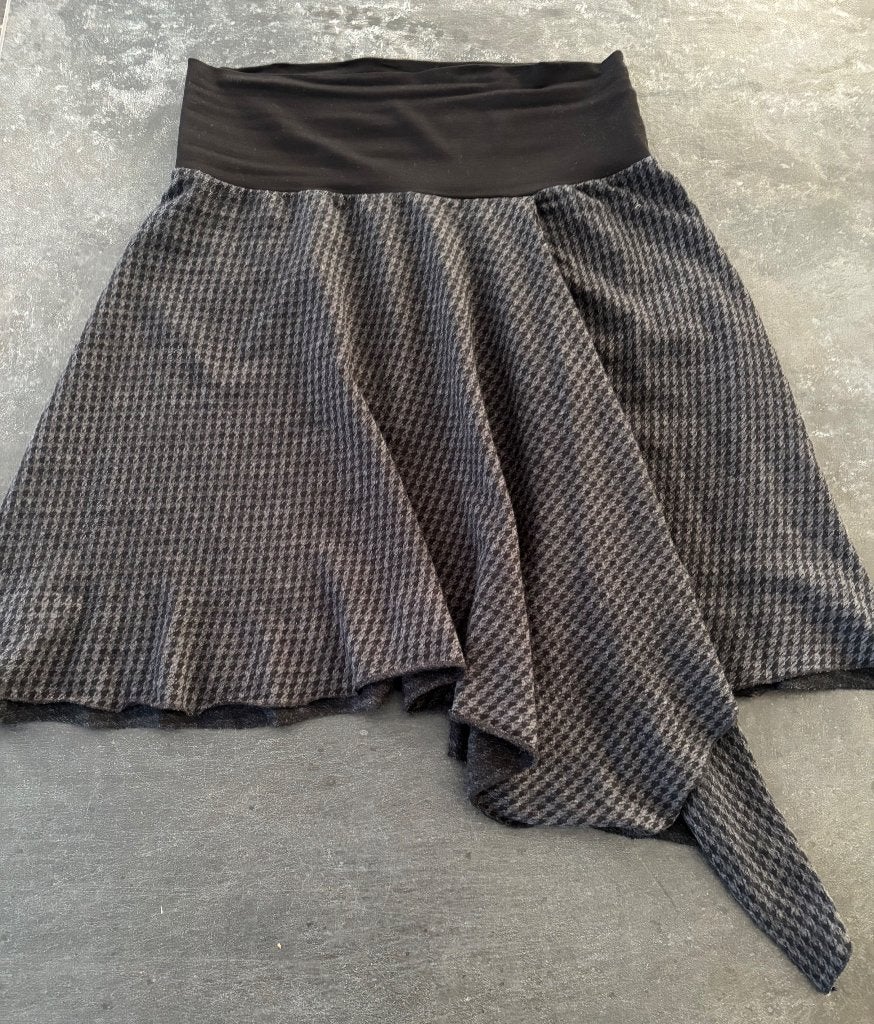 Sartoria Ismara asymmetrische rok grijs 40/42, Verzenden, Sartoria Ismara, Maat 42/44 (L), Zo goed als nieuw