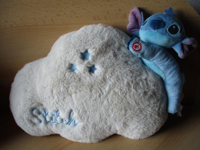 Disney Lilo en Stitch Stitch pluche kussen  met licht  42cm, Ophalen of Verzenden, Overige figuren, Zo goed als nieuw, Beeldje of Figuurtje